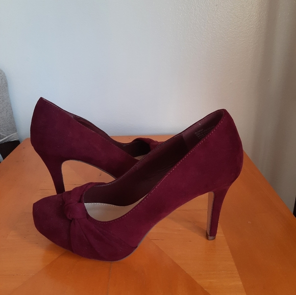 Burgundy High heels,  size 8 - Picture 3 of 4